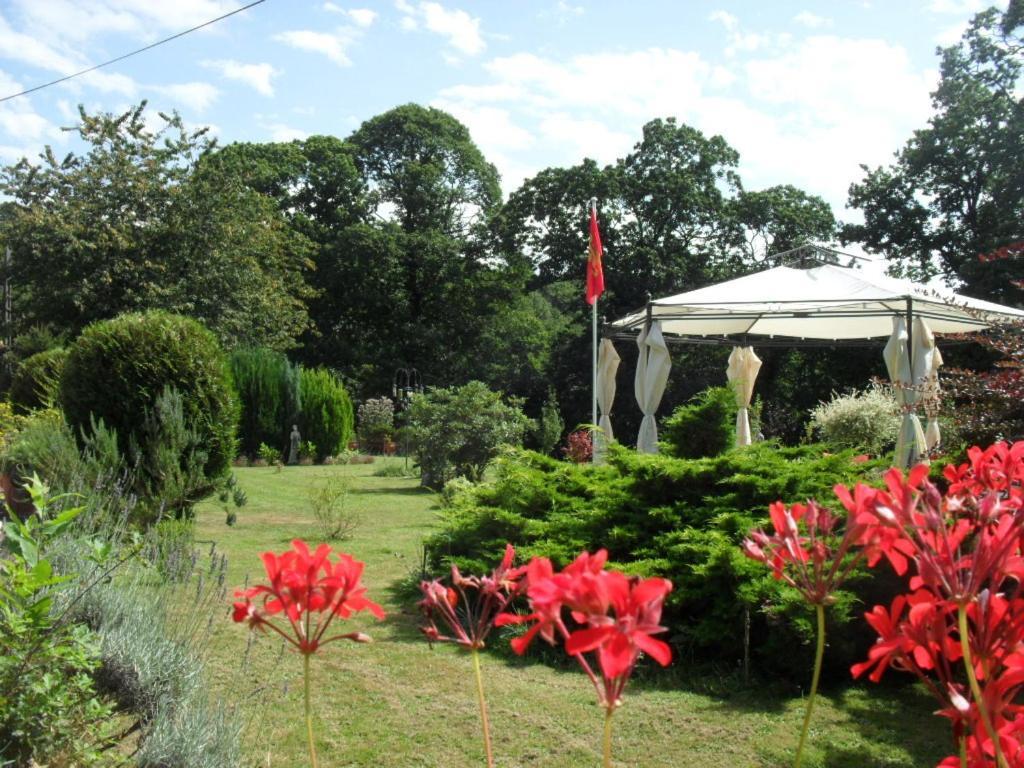La Chevallerie B&B Isigny-le-Buat Dış mekan fotoğraf