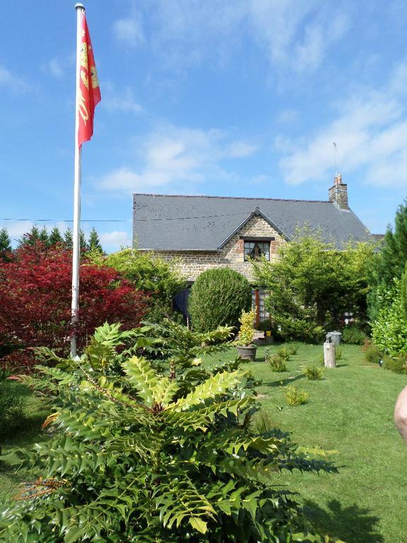 La Chevallerie B&B Isigny-le-Buat Dış mekan fotoğraf